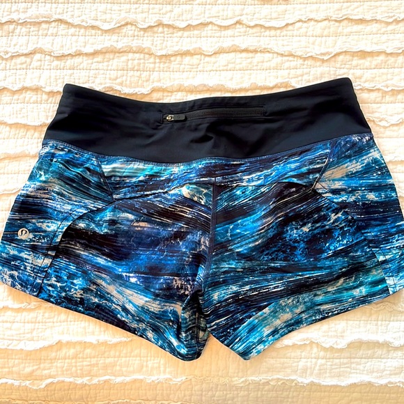 Lululemon Speed-Up Running shorts with liner - Picture 2 of 3